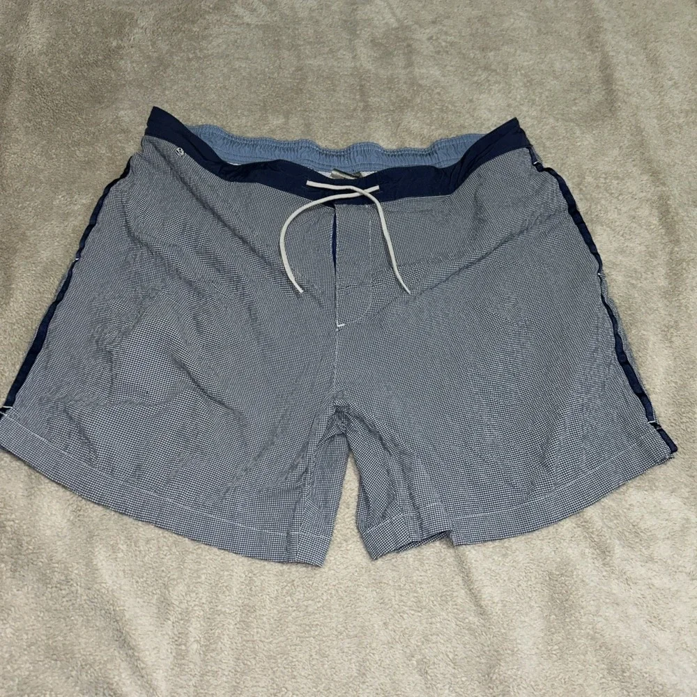 Vineyard  Vines Men's  Seersucker  Swim Trunks Size XL Blue Plaid Textured‎